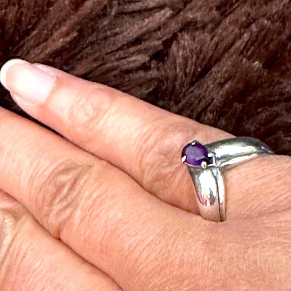 James Avery Retired Apogean Amethyst Ring Prong Set Oval Modern Sz 5 - 3396 B - Picture 1 of 13